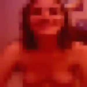 Rejoins Angelique, 28 ans à Arpajon-sur-Cère en privé