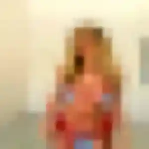 Geneve, 22 ans, connectée à Barbazan-Debat pour une rencontre coquine