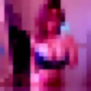 Eugenie (24 ans) à Craponne attend un rencontre adulte maintenant