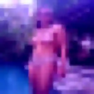 Karen, fille de 21 ans cherche rencontre adulte à Froges