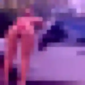 Clarisse, 19 ans, connectée à Livron-sur-Drôme pour un rencontre adulte