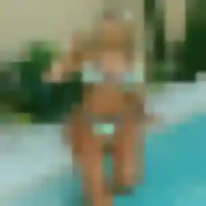 Helene (25 ans) à Meyreuil attend un rencontre adulte ce soir