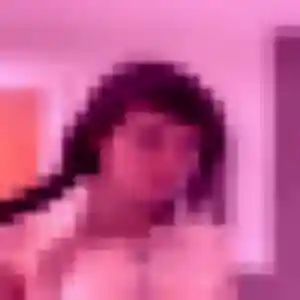 Touria, 35 ans, en ligne à Oullins-Pierre-Bénite pour une rencontre coquine