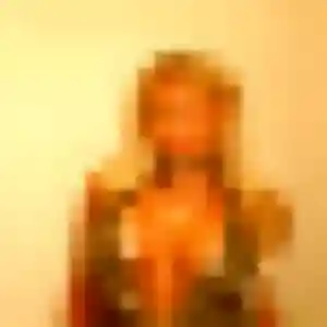 Aisha, 23 ans, cherche un rencontre adulte à Saint-Chély-d'Apcher