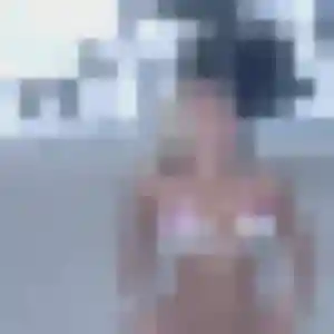 Faustine, 27 ans, connectée à Saint-Cyr-au-Mont-d'Or pour une rencontre coquine