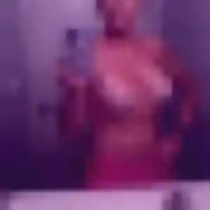 Dana (31 ans) à Saint-Cyr-sur-Mer propose une rencontre maintenant