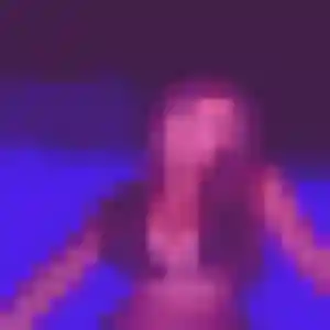 Emeraude, 28 ans, connectée à Saint-Genès-Champanelle pour un rencontre adulte