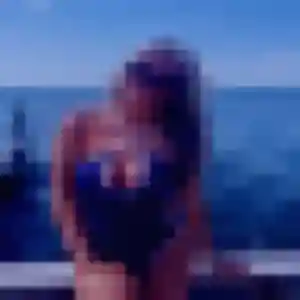 Salima (24 ans) à Sainte-Marie-la-Mer cherche une rencontre maintenant