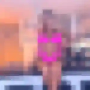 Photo de Joanne à Sénas (39 ans) - rencontre adulte gratuit